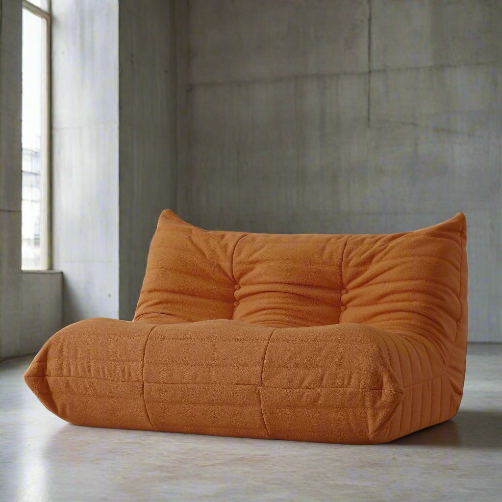 TOMMY loveseat